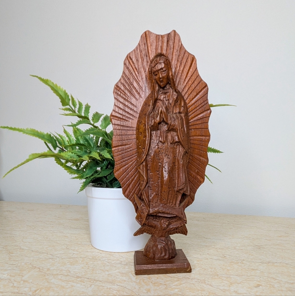 Vintage Our Lady Of Guadalupe Wooden Hand Carved Madonna Statue - Picture 10 of 10